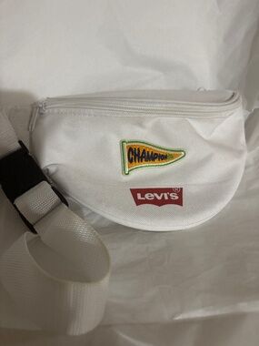 Levi bum bag